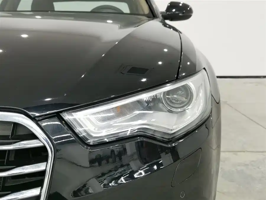 900x675_0_q87_c42_autohomecar__ChxpV2lGr8yAMX4nAAFyWggeEjg118.jpg.webp Used Audi A6L 2015 TFSI Million Commemorative Intelligent Collar Model