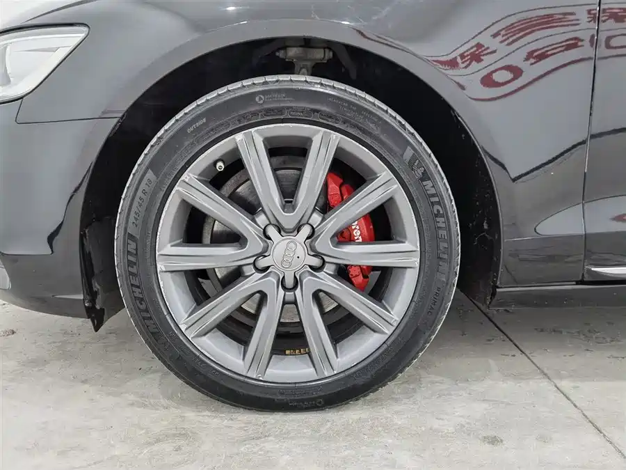 900x675_0_q87_c42_autohomecar__ChxpV2lGr9qAXMxzAAIVrQNbRQY976.jpg.webp Used Audi A6L 2015 TFSI Million Commemorative Intelligent Collar Model