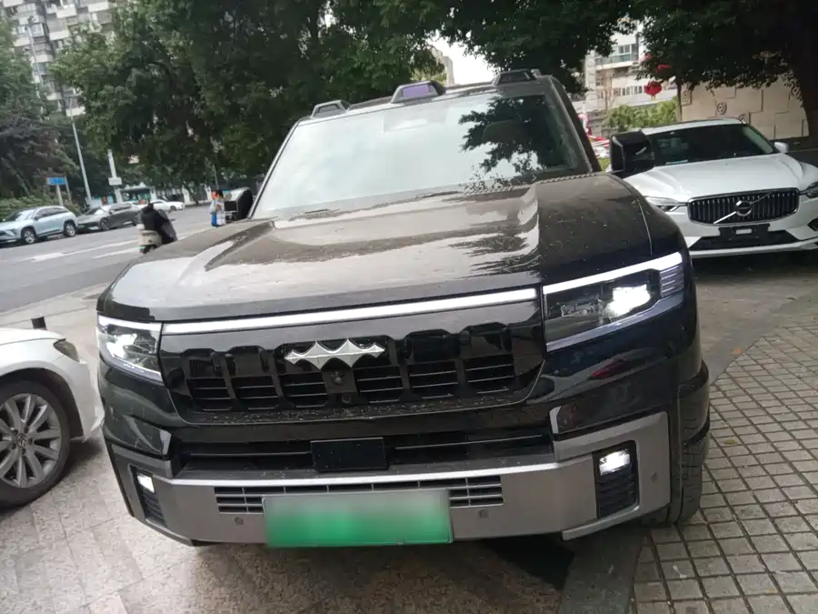 900x675_0_q87_c42_autohomecar__ChxpV2lHYxOALQ-5AAg3NJQCH-Y966.jpg.webp Used BYD Leopard 8 2025 Zhiyong flagship version 7 seats