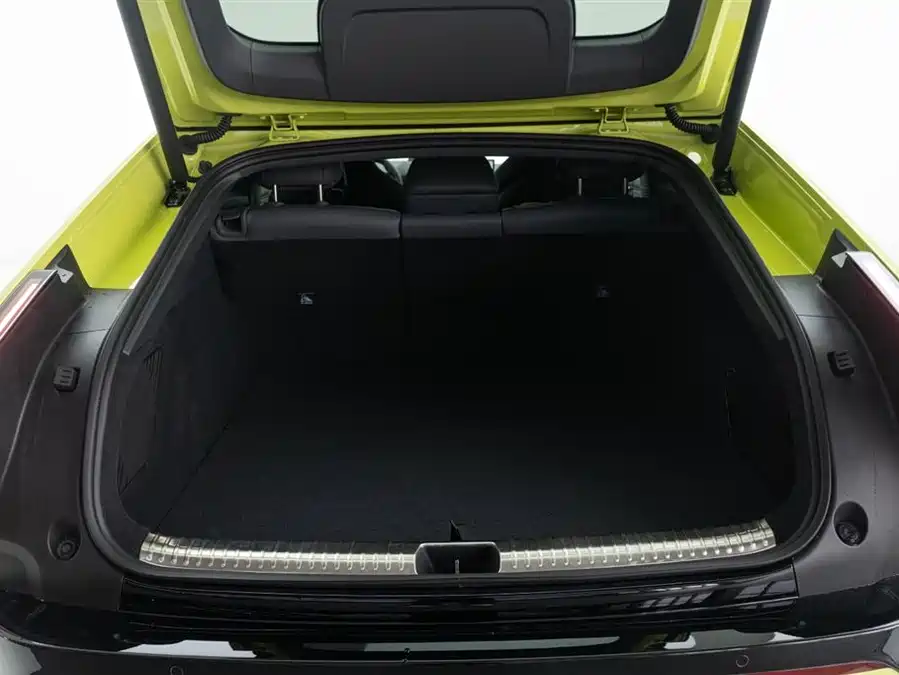 900x675_0_q87_c42_autohomecar__ChxpV2lHkvuAO6G4AAFDbpu1G7s689.jpg.webp Used Xpeng P7 2025 702 Long Battery Life Ultra