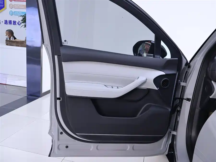 900x675_0_q87_c42_autohomecar__ChxpV2lHqBOAW3Y9AAFFWny-rao199.jpg.webp Used NIO ES6 2024 model 75kWh