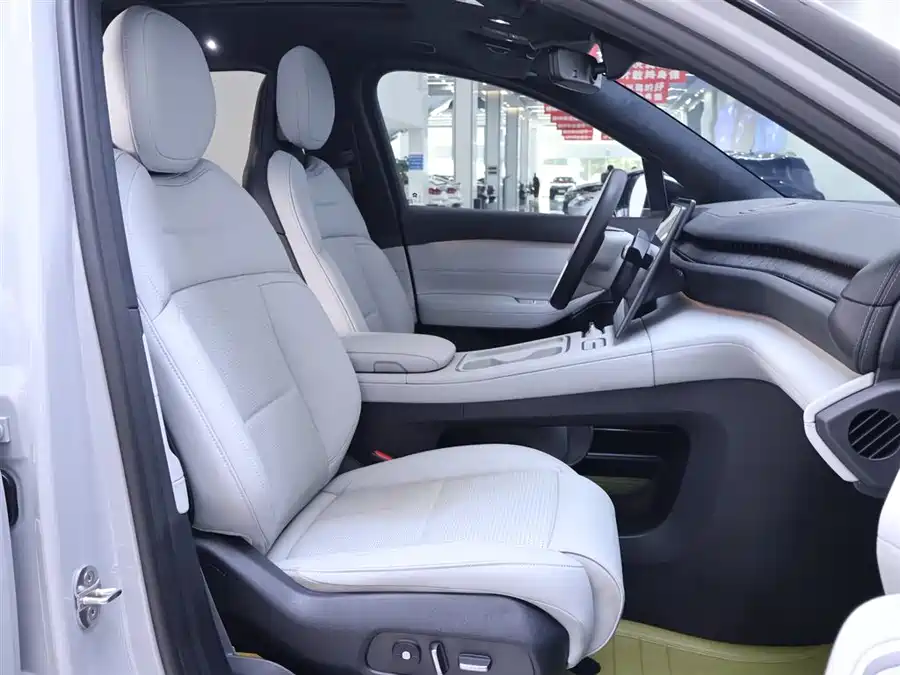 900x675_0_q87_c42_autohomecar__ChxpV2lHqBeAeMy6AAGjLFMfIrY791.jpg.webp Used NIO ES6 2024 model 75kWh