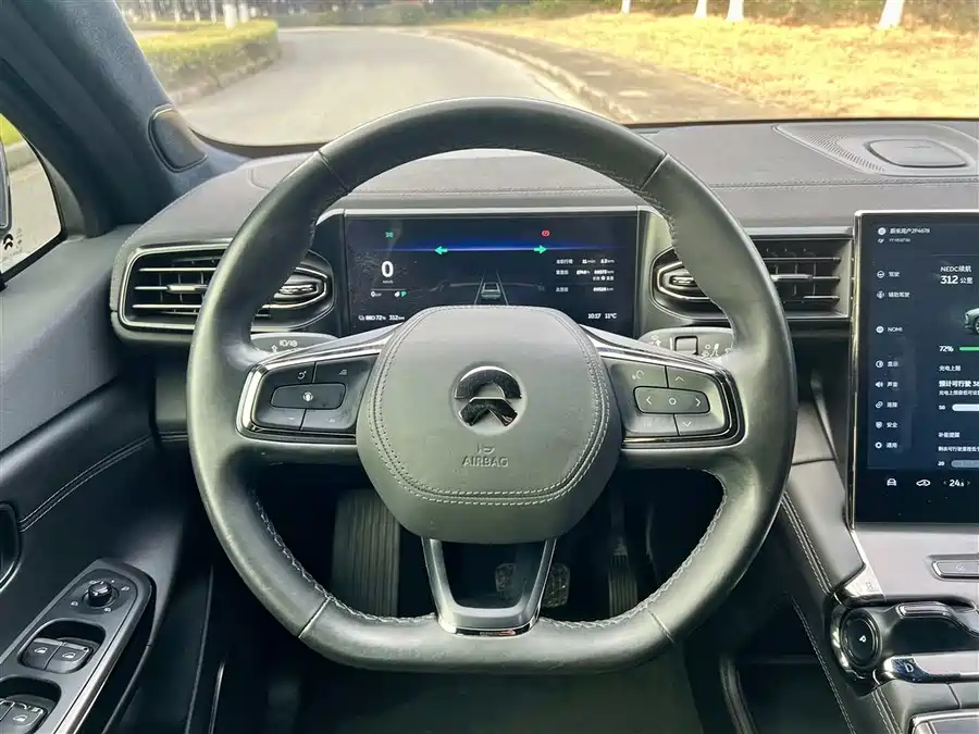 900x675_0_q87_c42_autohomecar__ChxpV2lI1tWABemjAAIq-GDvSPQ079.jpg.webp Used NIO EC6 2022 75kWh sports version