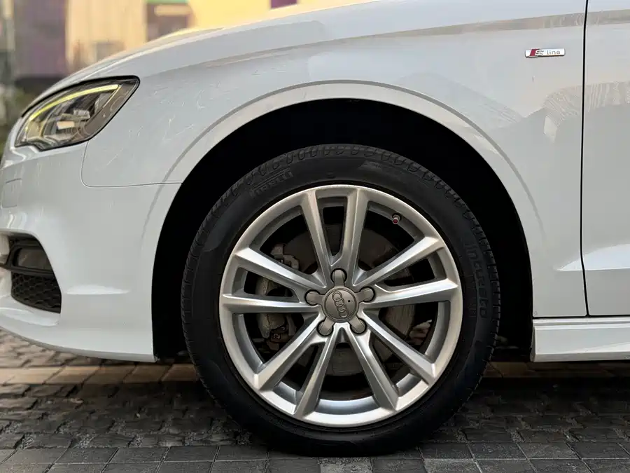 Used Audi A3 2015 Limousine 40 TFSI automatic luxury model