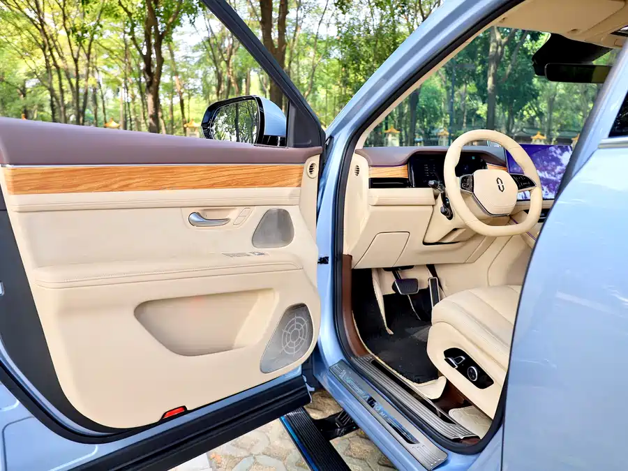 900x675_0_q87_c42_autohomecar__ChxpV2lJCuGALSJaAAwWF9UPBnQ151.jpg.webp Used HUAWEI AITO M7 2024 1.5T Intelligent Driving Four-wheel Drive Max Version 6 Seats