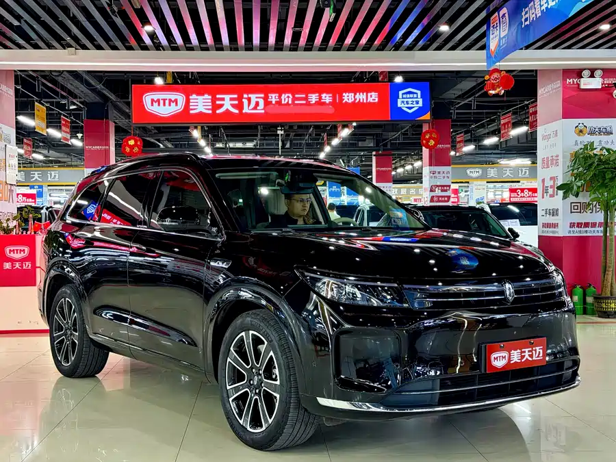 900x675_0_q87_c42_autohomecar__ChxpV2lJFgmAC4eCAA4ab97LEug436.jpg.webp Used HUAWEI AITO M7 2024 1.5T Smart Driving Rear Drive Pro Version 6 Seats