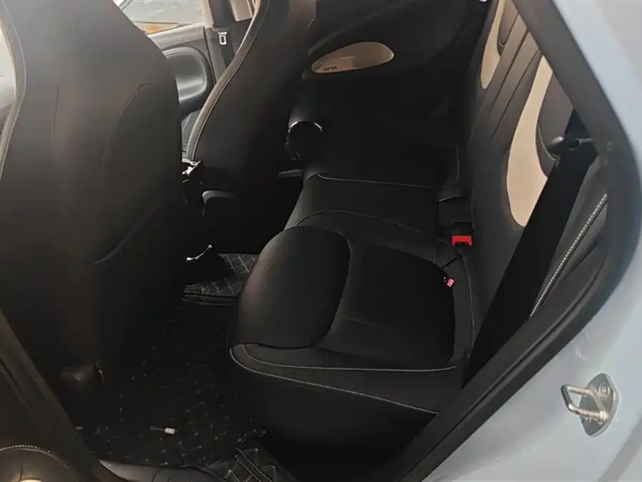 900x675_0_q87_c42_autohomecar__ChxpV2lJM6KAYY9tAAEDNVBiFaA361.jpg.webp Used Wuling Bingo 2023 model 410km Lingxi exclusive model