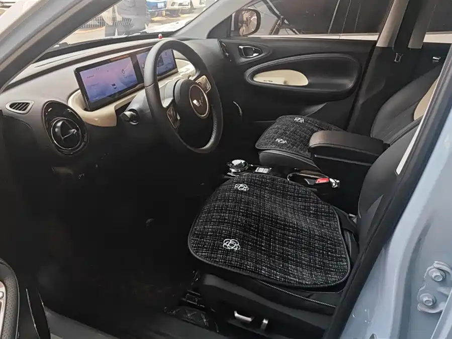 900x675_0_q87_c42_autohomecar__ChxpV2lJM6KAeNpQAAGcD78oefQ439.jpg.webp Used Wuling Bingo 2023 model 410km Lingxi exclusive model