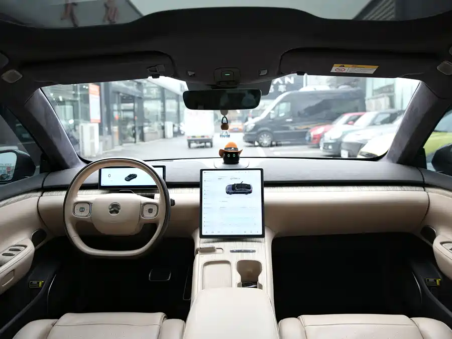 900x675_0_q87_c42_autohomecar__ChxpV2lLRD2AeuggAAVzu16Iu7Q332.jpg.webp Used NIO ET7 2022 model 100kWh first edition