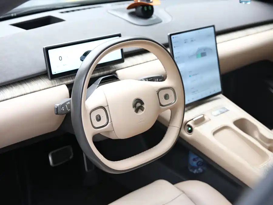 900x675_0_q87_c42_autohomecar__ChxpV2lLRDmADLoAAARtLeLvKFs715.jpg.webp Used NIO ET7 2022 model 100kWh first edition