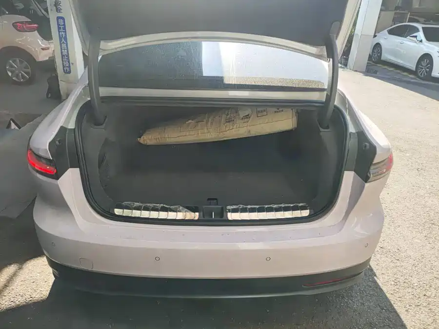 900x675_0_q87_c42_autohomecar__ChxpV2lM6HuAbNLqAAK6GrVsr8s037.jpg.webp Used NIO ET7 2022 model 100kWh first edition