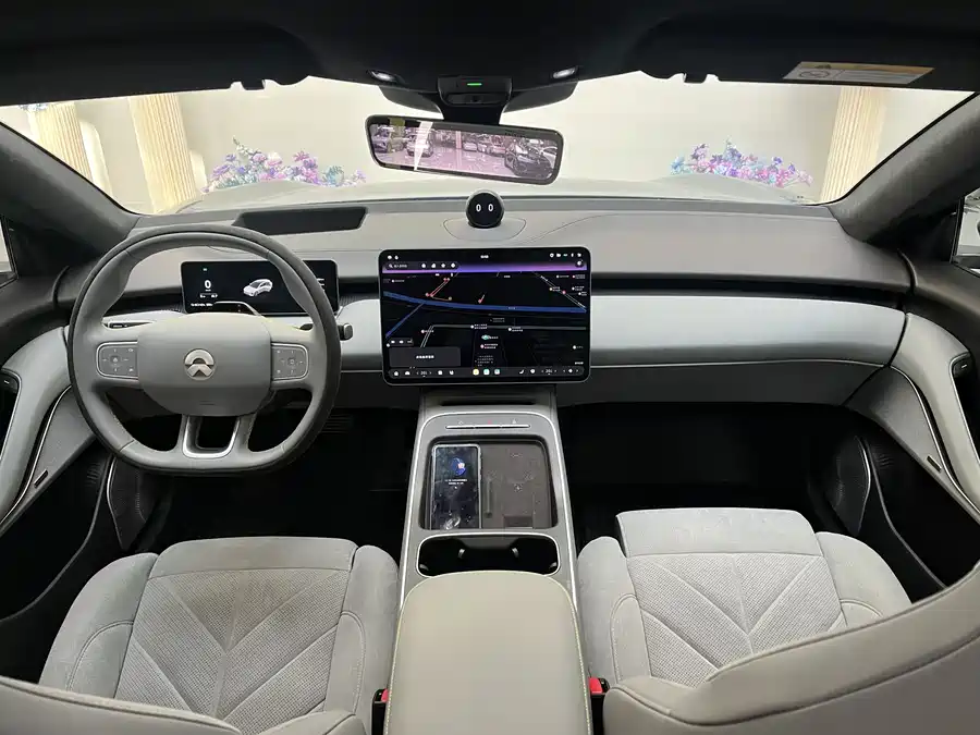 900x675_0_q87_c42_autohomecar__ChxpV2lMrbaAfeKyAAXzUc2_TbY131.jpg.webp Used NIO ET5T 2025 Champion Commemorative Edition 75kWh Tourin