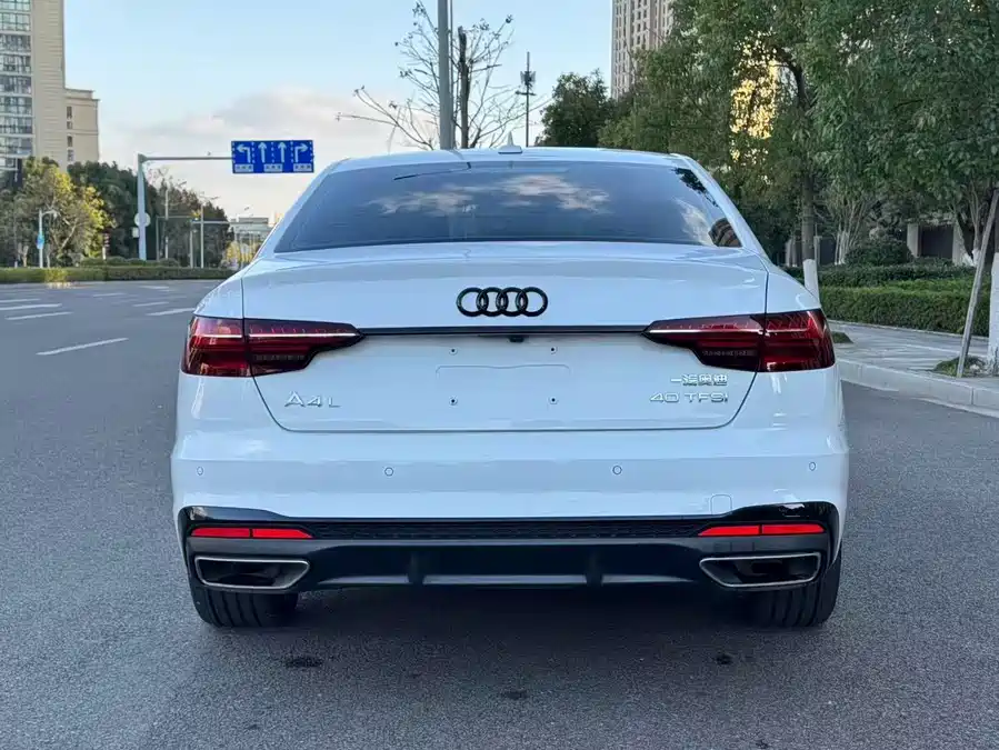 900x675_0_q87_c42_autohomecar__ChxpV2lPLRKAJLceAAOv83xR46U008.jpg.webp Used Audi A4L 2024 40 TFSI luxury and dynamic model