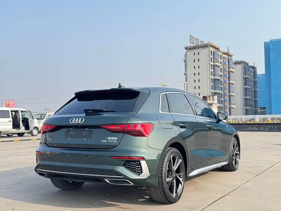 900x675_0_q87_c42_autohomecar__ChxpV2lQnKaAfS1eAAdU5FZ4LXU051.jpg.webp Used Audi A3 2022 Sportback 35 TFSI stylish and sporty