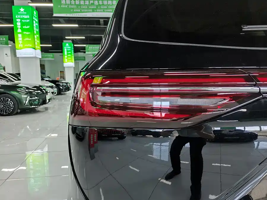 900x675_0_q87_c42_autohomecar__ChxpVWilglaAZqRuAAW741CYdYQ456.jpg.webp Used HUAWEI AITO M7 2024 1.5T Intelligent Driving Four-wheel Drive Ultra Version 5 Seats