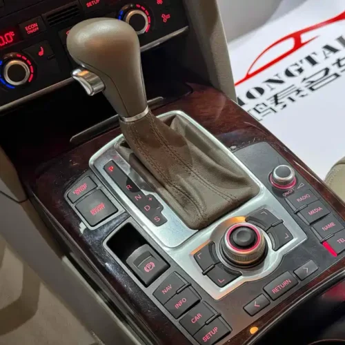 900x675_0_q87_c42_autohomecar__ChxpVWimdQSAEGvBAAkn0QiBal4161.jpg.webp Used Audi A6L 2008 3.2 FSI quattro luxury model