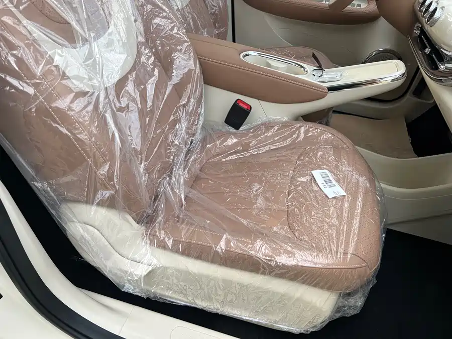 900x675_0_q87_c42_autohomecar__ChxpVWiouF-APisjAApnpvis2d0201.jpg.webp Used Wuling Bingo 2025 model 333km Yuexiang model