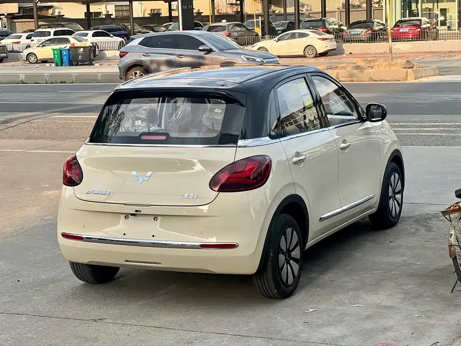 900x675_0_q87_c42_autohomecar__ChxpVWiouG-AVkWeAAtD3-VGPmk636.jpg.webp Used Wuling Bingo 2025 model 333km Yuexiang model