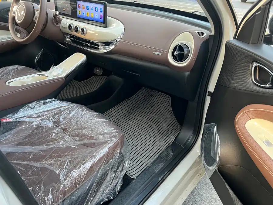 900x675_0_q87_c42_autohomecar__ChxpVWiqdAqAC8WxAAw0S2O1n-A736.jpg.webp Used Wuling Bingo 2025 model 333km Yuexiang model