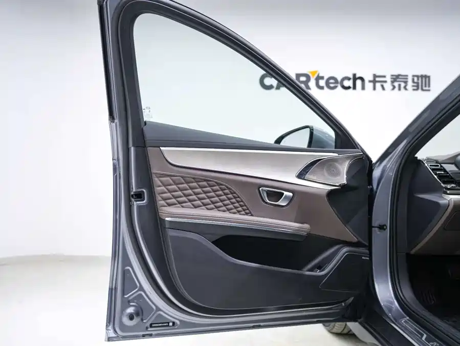 900x675_0_q87_c42_autohomecar__ChxpVWj6AwWAMGtiAAG5xjB2ccw283.jpg.webp Used BYD Han 2023 EV Champion Edition 605KM front-wheel drive premium model