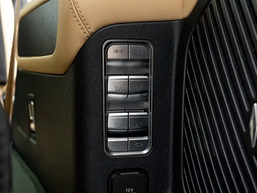 Used BYD Leopard 8 2025 Zhiyong flagship version 6 seats