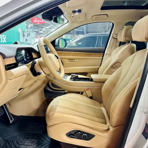 900x675_0_q87_c42_autohomecar__ChxpVWjY-EqAKMUAAAjZOO8R94o304.jpg.webp Used HUAWEI AITO M7 2024 1.5T rear drive Plus version 5 seats