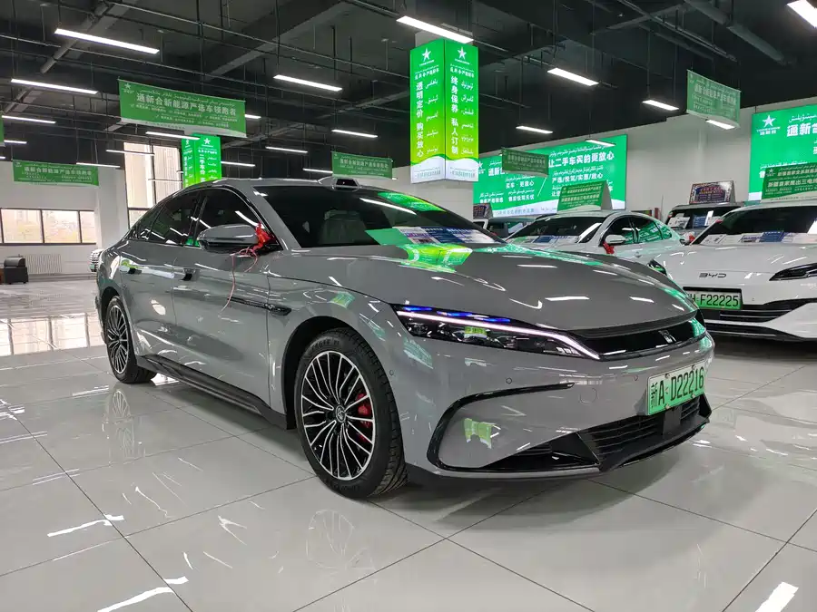 900x675_0_q87_c42_autohomecar__ChxpVWjs-_2AV3jaAAamdTiCHaM900.jpg.webp Used BYD Han 2025 EV 701KM lidar smart driving model