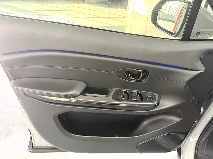 900x675_0_q87_c42_autohomecar__ChxpVWk-N1SAAcJCAAgt_WUkIp0382.jpg.webp Used NIO EC6 2020 440KM Performance Edition