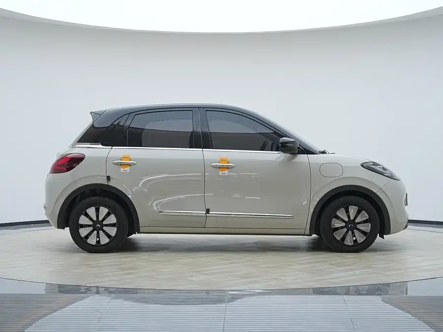 900x675_0_q87_c42_autohomecar__ChxpVWk-ZY6AO1SbAAUz5D7OCt8994.jpg.webp Used Wuling Bingo 2023 model 333km Yuexiang+ model