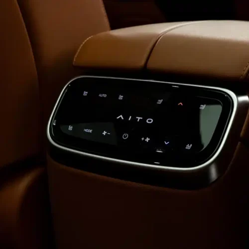 900x675_0_q87_c42_autohomecar__ChxpVWk6KYKAVwQEAADCZ86EhiY115.jpg.webp Used HUAWEI AITO M7 2024 1.5T Intelligent Driving Four-wheel Drive Pro Version 5 Seats