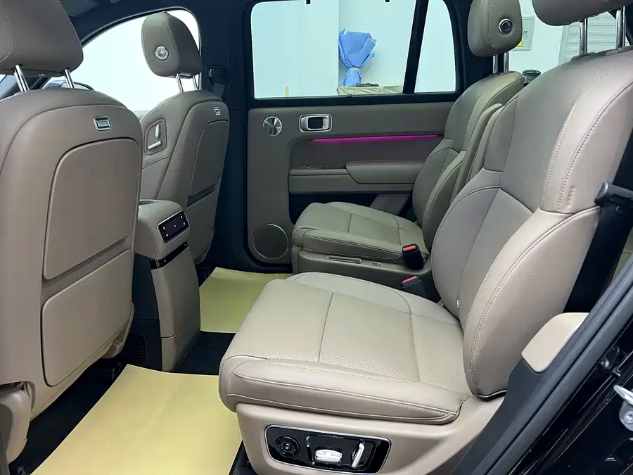 900x675_0_q87_c42_autohomecar__ChxpVWk6WcSATQ3mAAho8BgQ8fU923.jpg.webp Used Li Auto L9 2025 Ultra smart refresh version