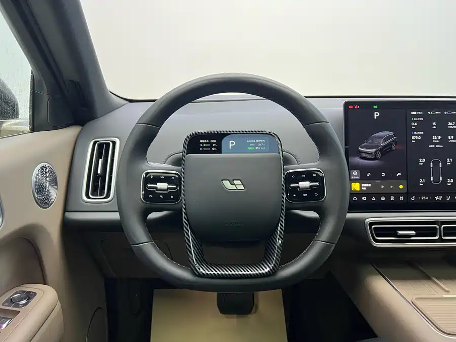 900x675_0_q87_c42_autohomecar__ChxpVWk6WcaAYeGCAAfDVI_a6ao075.jpg.webp Used Li Auto L9 2025 Ultra smart refresh version