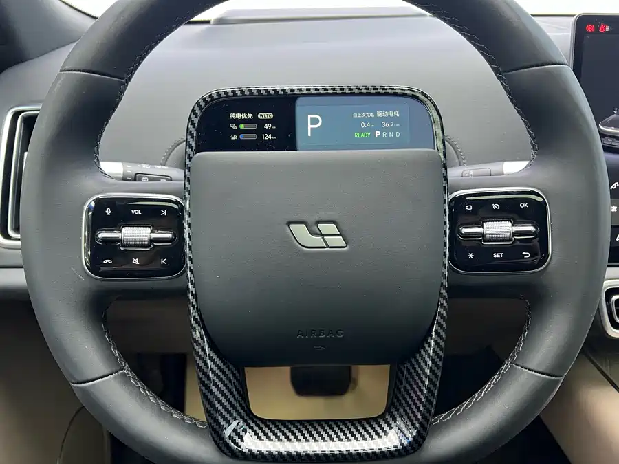 900x675_0_q87_c42_autohomecar__ChxpVWk6WcaAf3-kAAm1BLaIVsg696.jpg.webp Used Li Auto L9 2025 Ultra smart refresh version