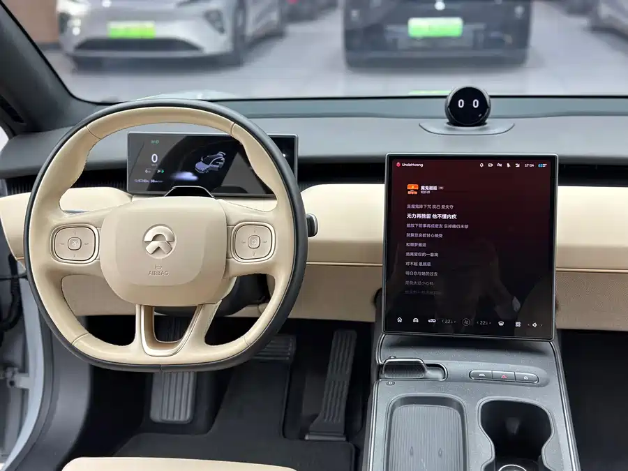 900x675_0_q87_c42_autohomecar__ChxpVWk76K6AFbgPAAbFr6sFPAk625.jpg.webp Used NIO ET5T 2024 model 75kWh Touring