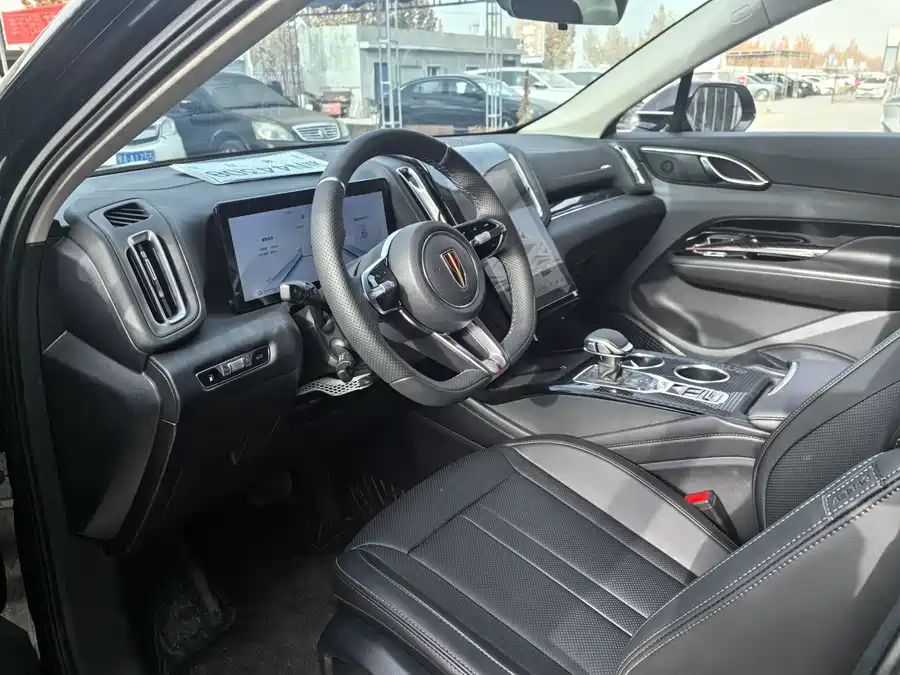 900x675_0_q87_c42_autohomecar__ChxpVWk7zQOADnS4AAbxp2M89y4527.jpg.webp Used Hongqi HS3 PHEV 2025 117km Jinwei Edition