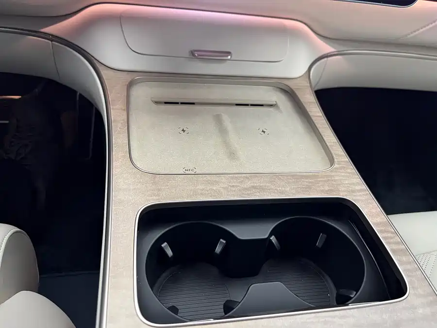 900x675_0_q87_c42_autohomecar__ChxpVWk82SiAC51JAAfGx25c5XQ110.jpg.webp Used NIO ET9 2025 model 102kWh