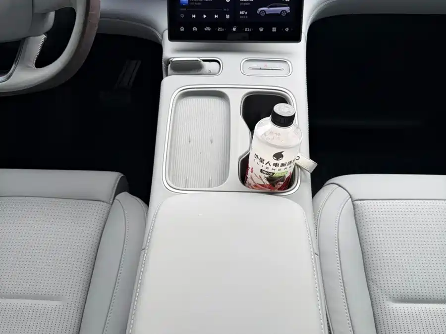 900x675_0_q87_c42_autohomecar__ChxpVWk8FZ6AXn1RAAKOojJIvAk567.jpg.webp Used NIO ES6 2024 model 100kWh