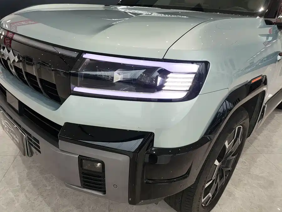 900x675_0_q87_c42_autohomecar__ChxpVWkDCHCAORtUAAgVh92ffYc095.jpg.webp Used BYD Leopard 8 2025 Zhiyong flagship version 7 seats