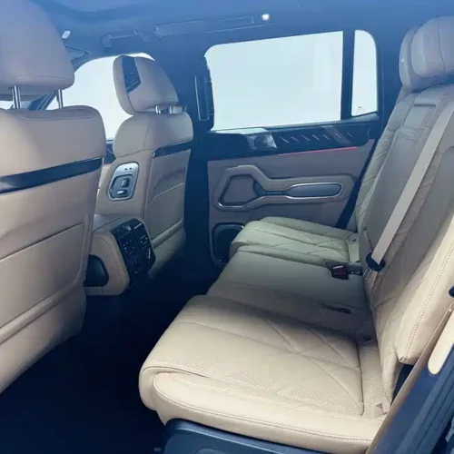 900x675_0_q87_c42_autohomecar__ChxpVWkOqcmAQ13lAASkRlGN4Ms668.jpg.webp Used BYD Leopard 8 2025 Zhiyong flagship version 7 seats