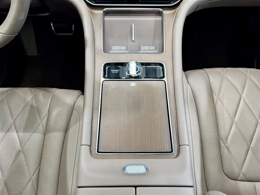 900x675_0_q87_c42_autohomecar__ChxpVWkVRjWAEPYHAAJA2K0WeqE277.jpg.webp Used AITO M9 2024 extended range Ultra version 52kWh 5-seater version