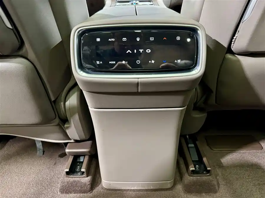 900x675_0_q87_c42_autohomecar__ChxpVWkVRjaAJnw7AAHIp3i0TVM584.jpg.webp Used AITO M9 2024 extended range Ultra version 52kWh 5-seater version