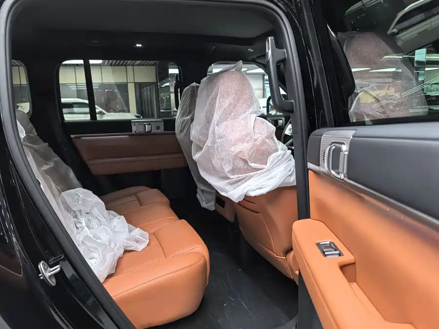 900x675_0_q87_c42_autohomecar__ChxpVWkVf2-AYhykAAUIA3rHqgo020.jpg.webp Used BYD Leopard Titanium 7 2025 190KM four-wheel drive Ultra version