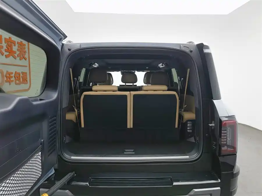 900x675_0_q87_c42_autohomecar__ChxpVWkVp_aAcTadAAFe_oWtOgU560.jpg.webp Used BYD Leopard 8 2025 Zhiyong flagship version 7 seats