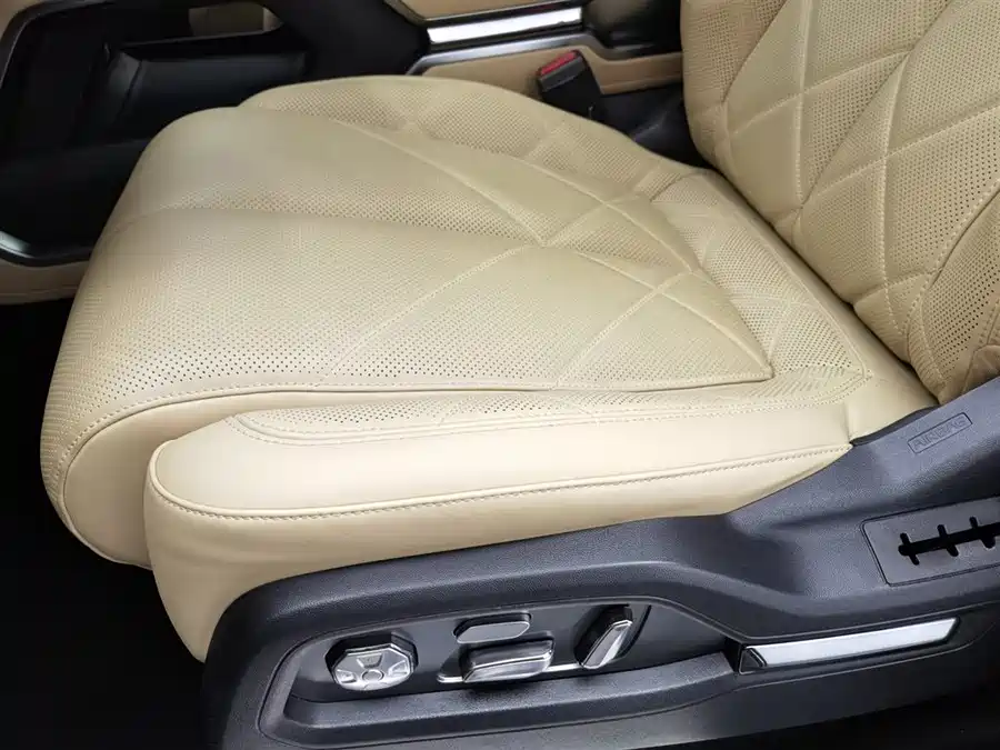 900x675_0_q87_c42_autohomecar__ChxpVWkVp_yAE1vcAAHwjVtA4lM694.jpg.webp Used BYD Leopard 8 2025 Zhiyong flagship version 7 seats