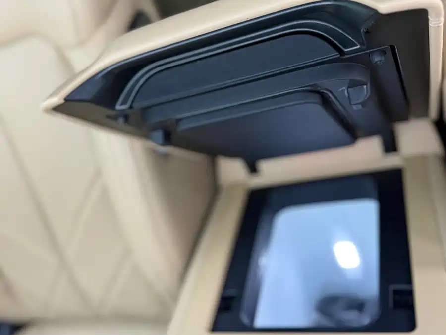 900x675_0_q87_c42_autohomecar__ChxpVWkVuiOAd9arAAQ2A2k1vV8320.jpg.webp Used BYD Leopard 8 2025 Zhiyong flagship version 7 seats