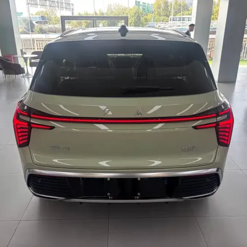 900x675_0_q87_c42_autohomecar__ChxpVWkWfM2AAwf-AAdMQ1HCGmY593.jpg.webp Used Hongqi HS3 PHEV 2024 115km Jinwei Edition