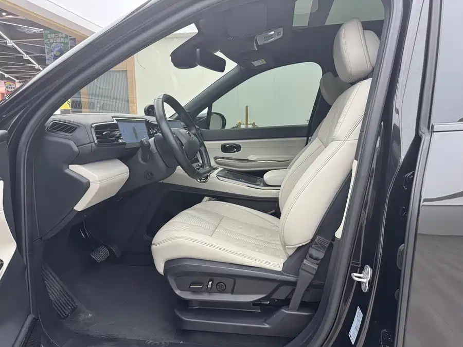 900x675_0_q87_c42_autohomecar__ChxpVWkYIqKAFJpsAAgJfAHYbbU243.jpg.webp Used NIO ES8 2020 450KM six-seater version