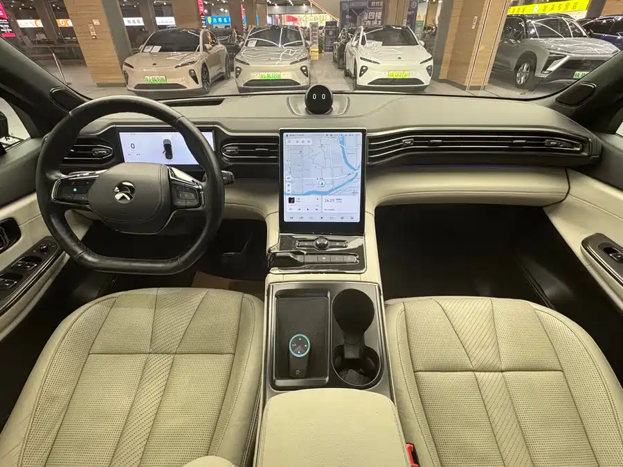 900x675_0_q87_c42_autohomecar__ChxpVWkYIqiAcpTjAAuO8Pc1EKI033.jpg.webp Used NIO ES8 2020 450KM six-seater version