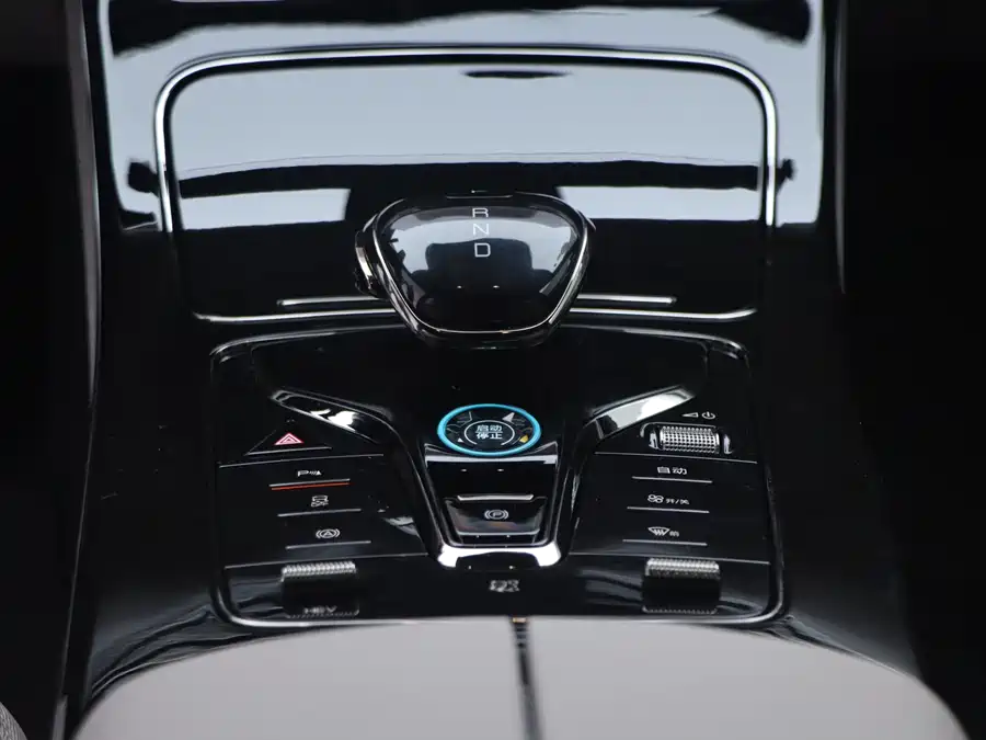 900x675_0_q87_c42_autohomecar__ChxpVWkYZ-eAMoXWAAUE5UGXa0Y085.jpg.webp Used BYD Han 2025 DM-i 125KM Honor Type