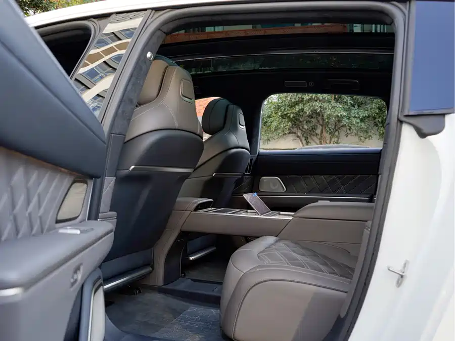 900x675_0_q87_c42_autohomecar__ChxpVWk_85GAdWhEAAY_UDFEvz0570.jpg.webp Used NIO ET9 2025 model 102kWh